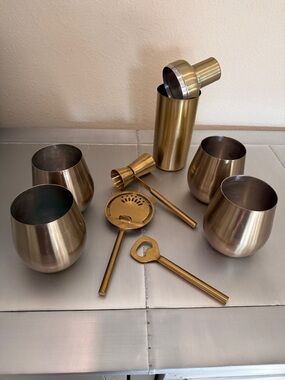 Threshold Gold bronze Stainless‎ Steel Cocktail Shaker Set 4 Tumblers Bar Tools